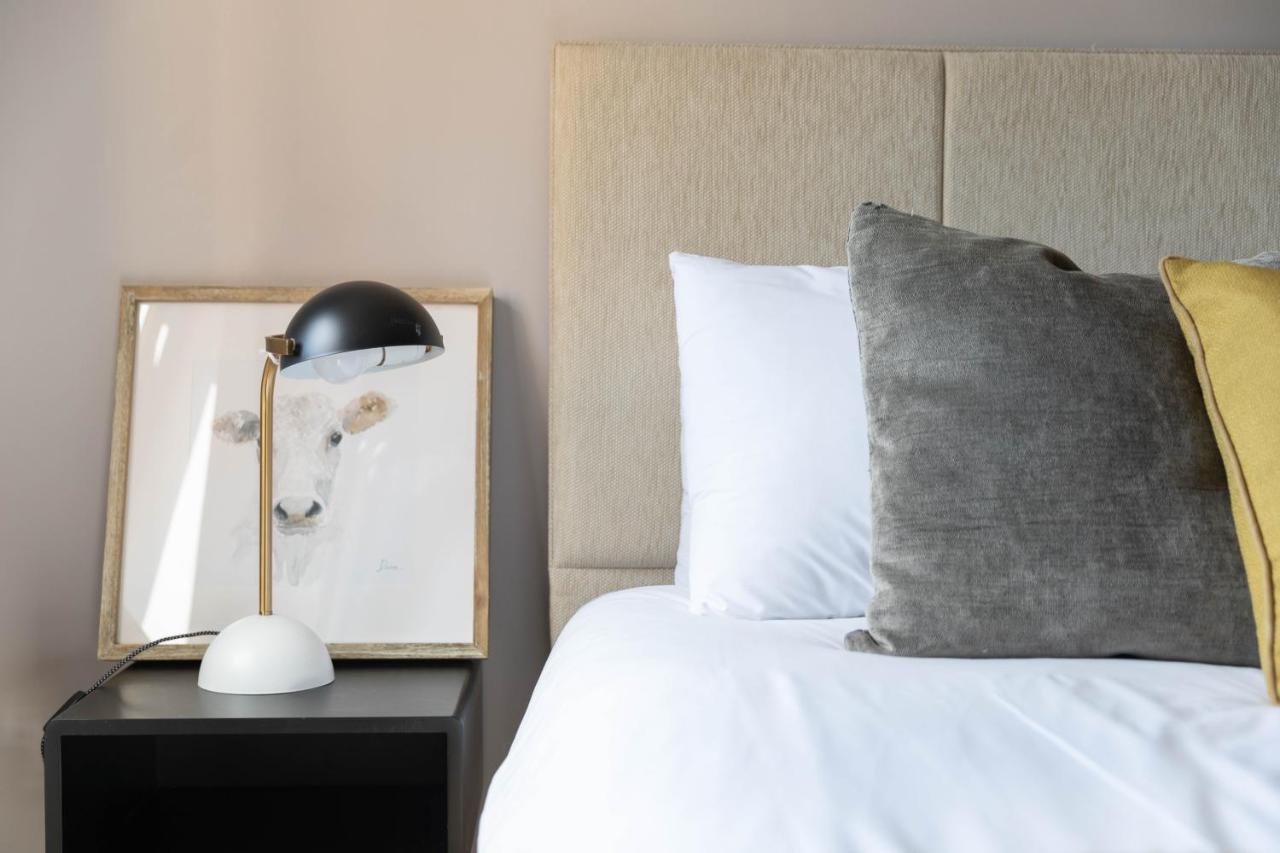 Stunning 1 Bed Merchant City Apartment With Parking Glasgow Eksteriør billede