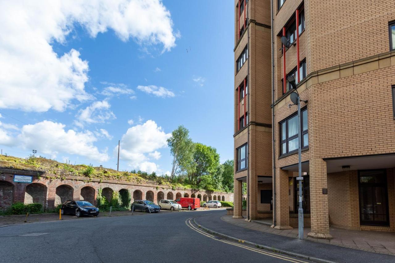 Stunning 1 Bed Merchant City Apartment With Parking Glasgow Eksteriør billede
